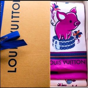💕💬LOUIS VUITTON Silk Bandeau